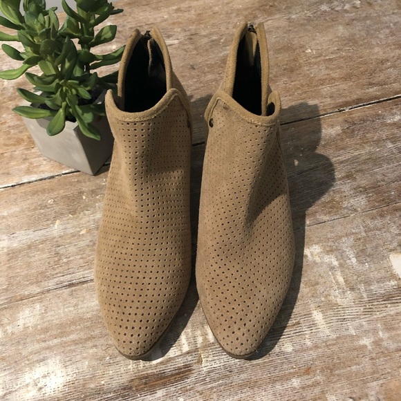 Adam Tucker Shoes - Adam Tucker Tan suede booties